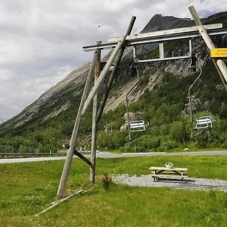 Svartisen 3*